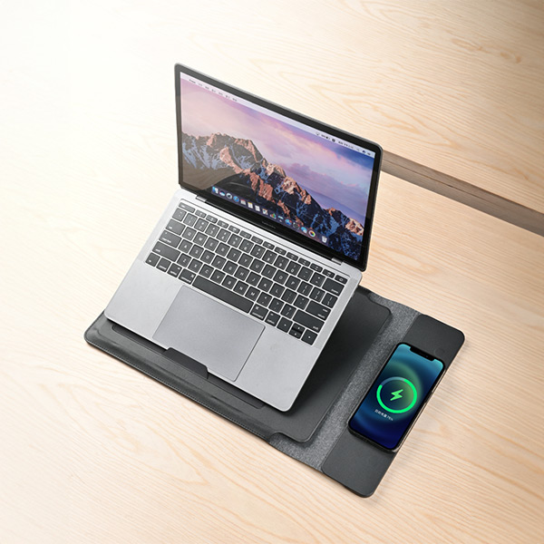 Multifunctional Laptop Sleeve with 3-in-1 MagSafe Charger - Image 4
