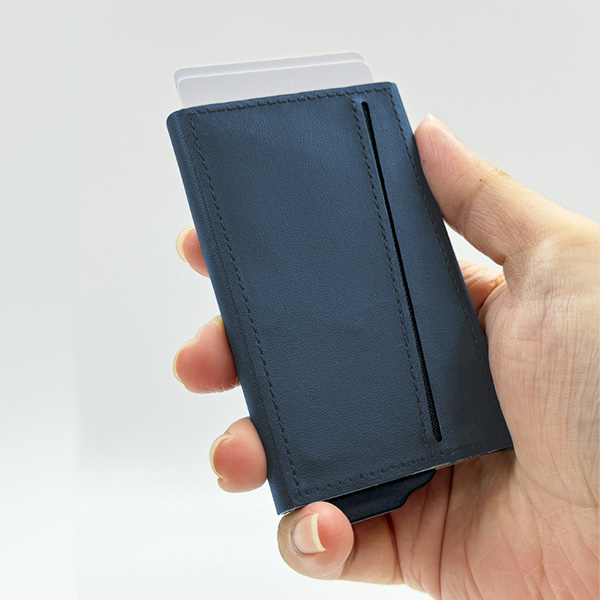 RFID & NFC Blocking Magnetic Aluminium Card Holder - Image 4